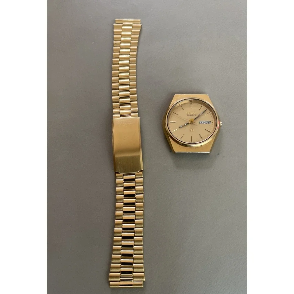 Vintage Seiko SQ Men's Wristwatch 8123-7240 Day Date *Needs‎ Battery & Pins*